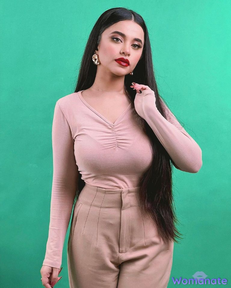 Pakistani girl playing with her boobs